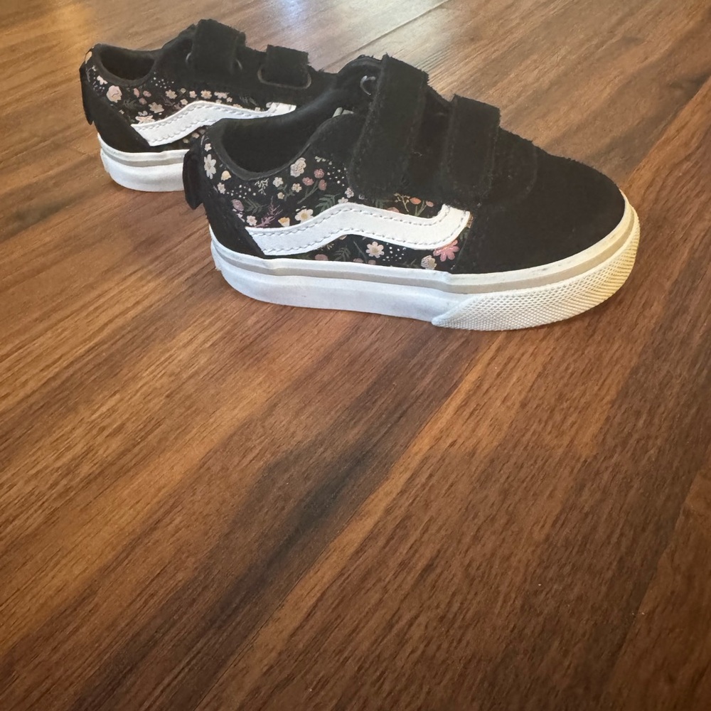 Vans Kids Black and White Velcro Sneakers - Picture 7 of 9